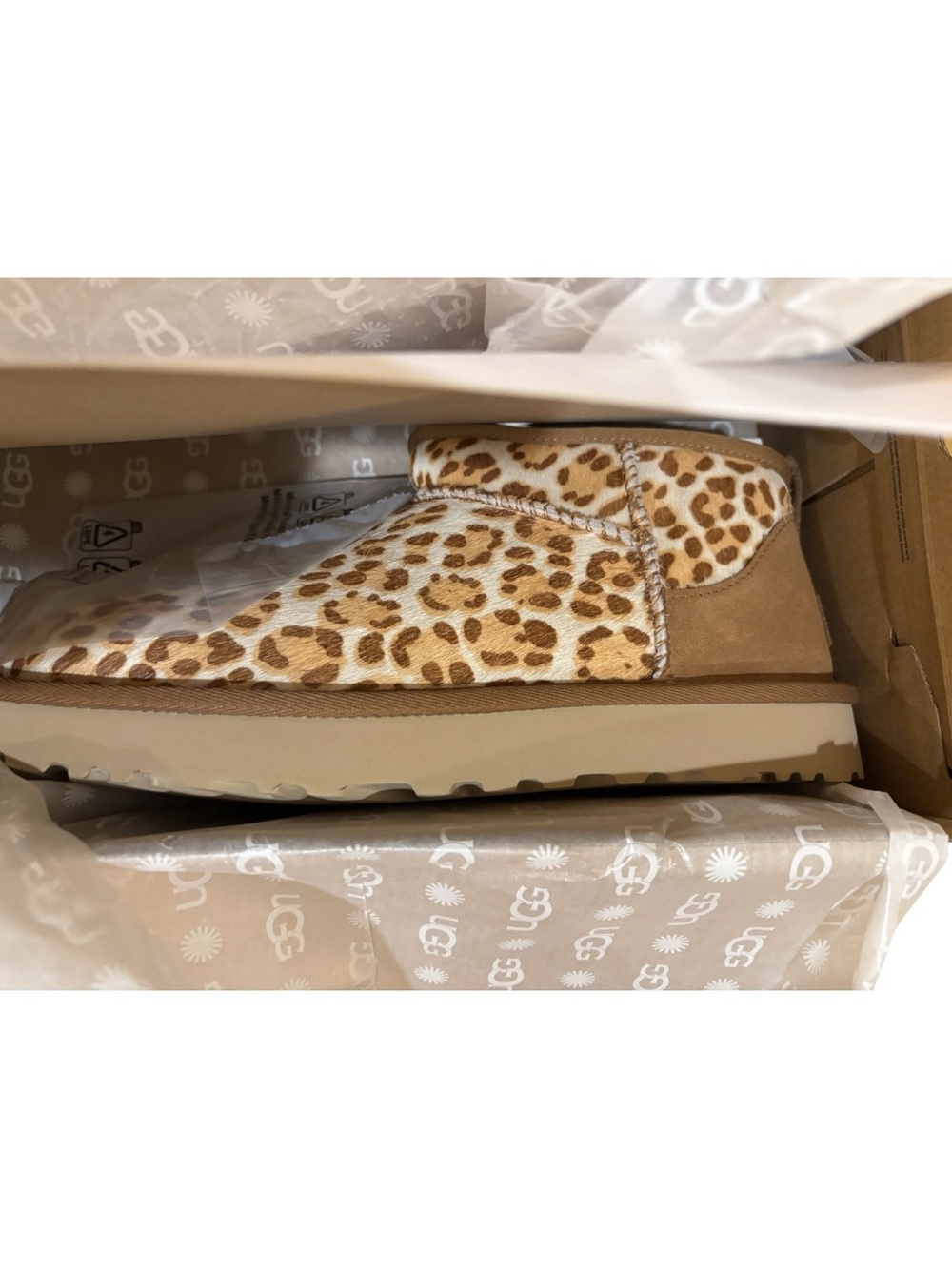 UGG—Classic Ultra Mini Plains -Felicity Leopard Jasmine-NWT - Picture 2 of 5